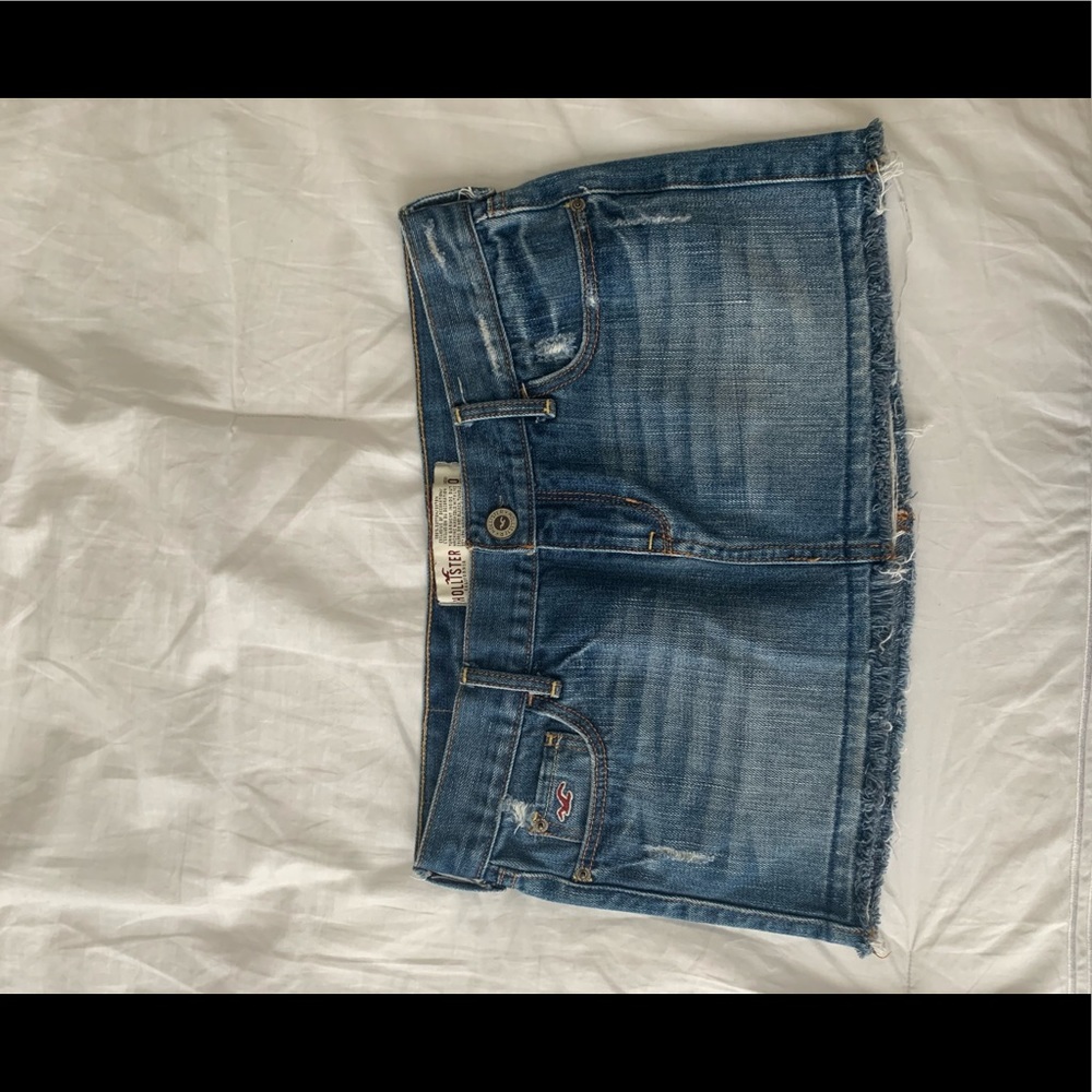 Hollister mini skirt